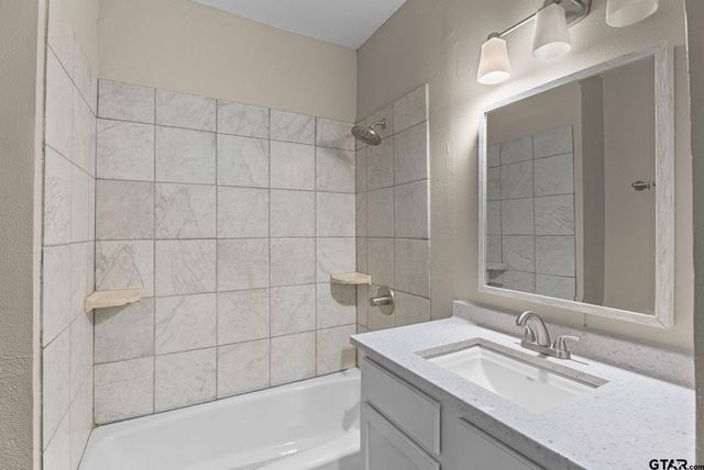 1409 N Carlyle, Tyler, TX 75702