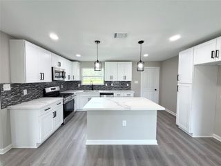 2626 Woodland Street, La Marque, TX 77568