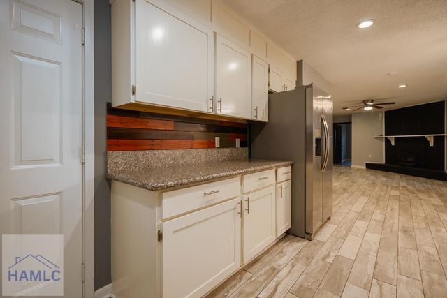 1042 Live Oak Drive, Hinesville, GA 31313