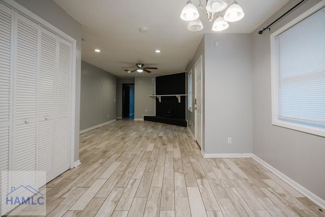 1042 Live Oak Drive, Hinesville, GA 31313