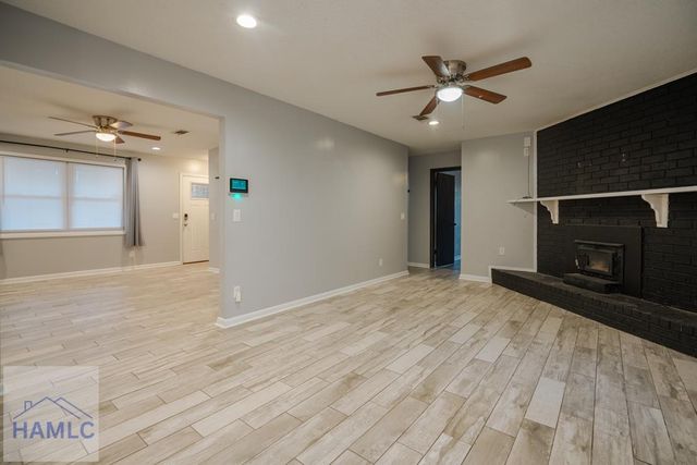 1042 Live Oak Drive, Hinesville, GA 31313