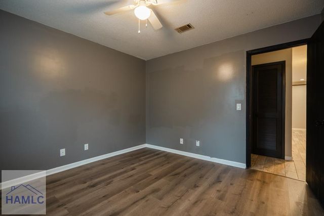 1042 Live Oak Drive, Hinesville, GA 31313