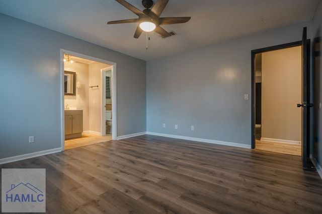 1042 Live Oak Drive, Hinesville, GA 31313