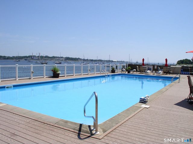 292 Pequot Avenue 4E, New London, CT 06320