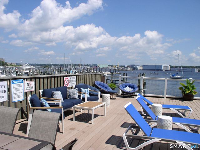 292 Pequot Avenue 4E, New London, CT 06320