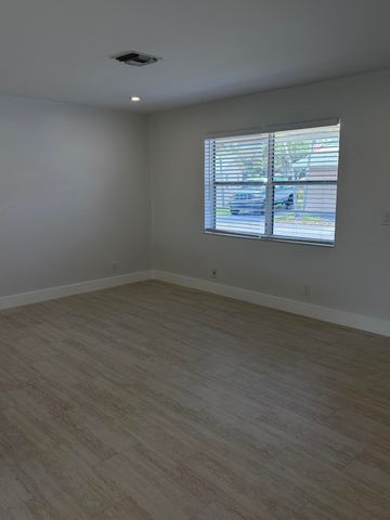 2812 Duke Lane, Delray Beach, FL 33445