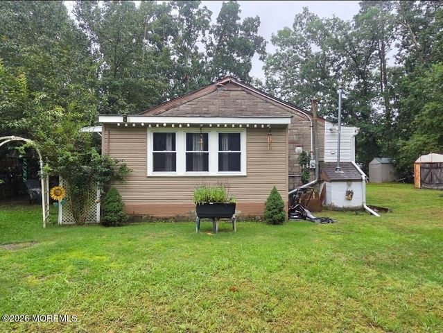 19 Mockingbird Lane, Browns Mills, NJ 08015
