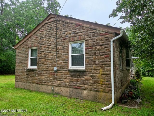 19 Mockingbird Lane, Browns Mills, NJ 08015