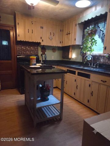 19 Mockingbird Lane, Browns Mills, NJ 08015