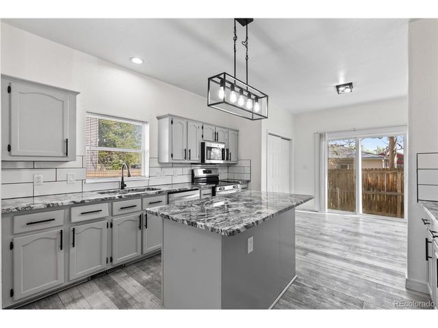 6950 Newport St, Commerce City, CO 80022