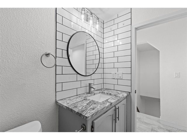 6950 Newport St, Commerce City, CO 80022