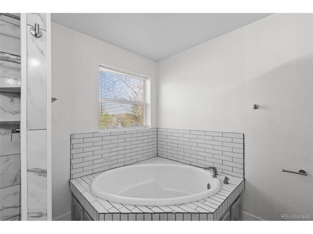 6950 Newport St, Commerce City, CO 80022