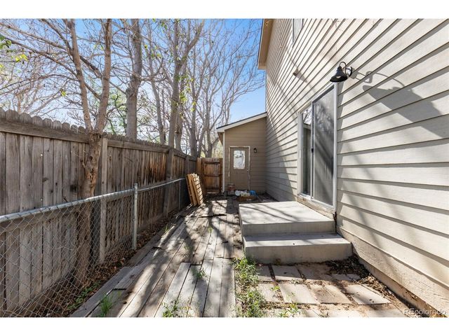 6950 Newport St, Commerce City, CO 80022