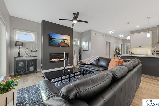 1929 Lexington Lane, North Mankato, MN 56003