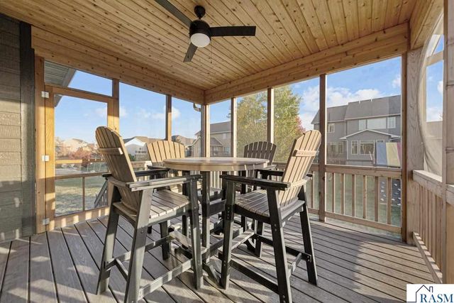 1929 Lexington Lane, North Mankato, MN 56003
