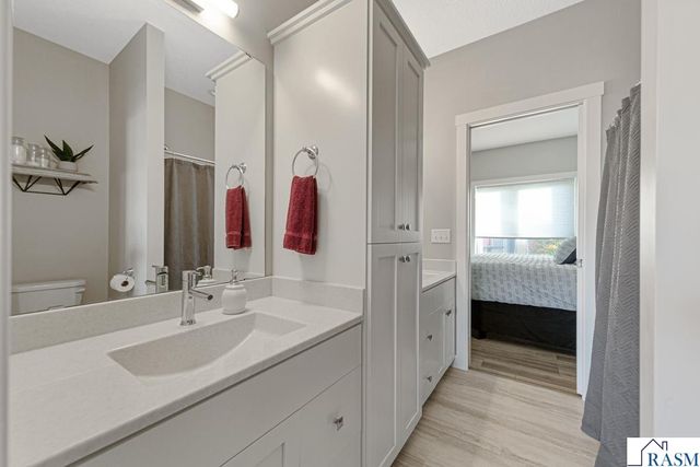 1929 Lexington Lane, North Mankato, MN 56003