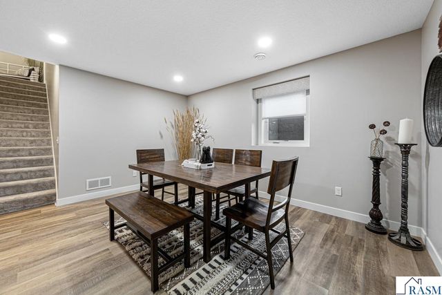 1929 Lexington Lane, North Mankato, MN 56003