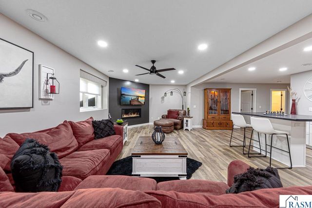 1929 Lexington Lane, North Mankato, MN 56003