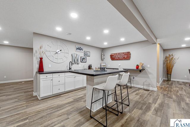 1929 Lexington Lane, North Mankato, MN 56003