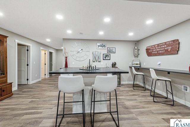 1929 Lexington Lane, North Mankato, MN 56003