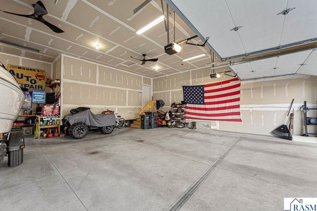 1929 Lexington Lane, North Mankato, MN 56003