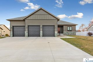 1929 Lexington Lane, North Mankato, MN 56003