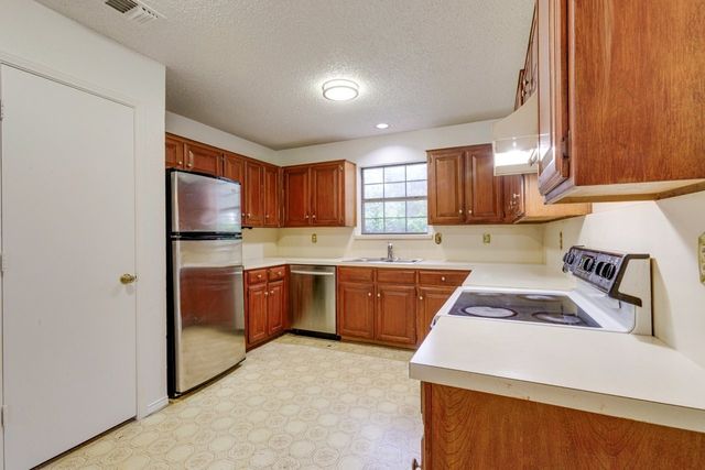 902 Wayne Avenue, Duncanville, TX 75137
