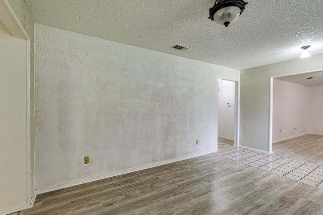 902 Wayne Avenue, Duncanville, TX 75137