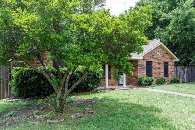 902 Wayne Avenue, Duncanville, TX 75137