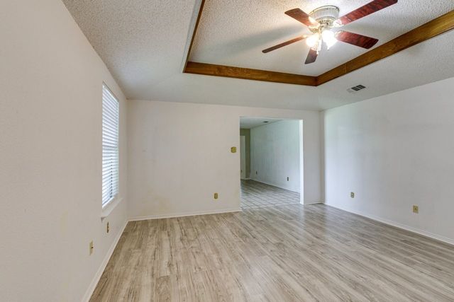 902 Wayne Avenue, Duncanville, TX 75137