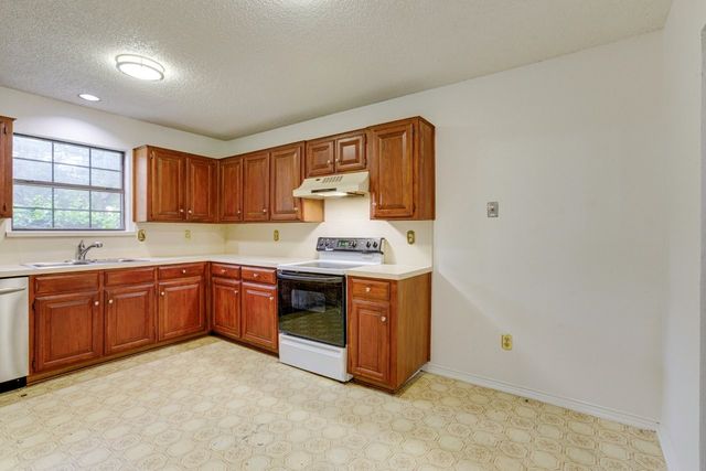 902 Wayne Avenue, Duncanville, TX 75137