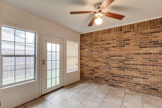 902 Wayne Avenue, Duncanville, TX 75137