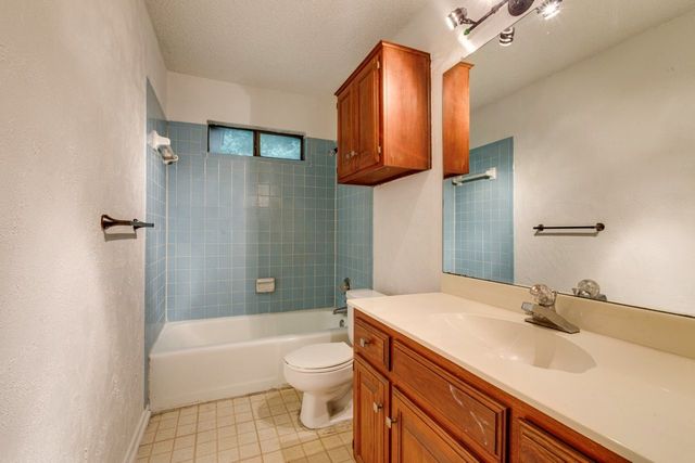 902 Wayne Avenue, Duncanville, TX 75137