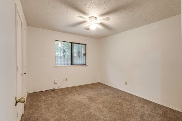 902 Wayne Avenue, Duncanville, TX 75137