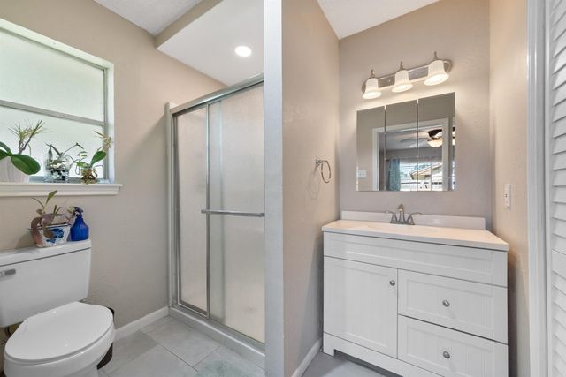 2605 Perry Lane, Alvin, TX 77511