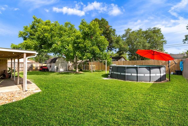 2605 Perry Lane, Alvin, TX 77511