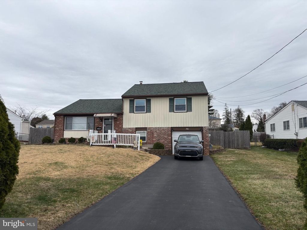 361 VALLEY RD, Warminster, PA 18974