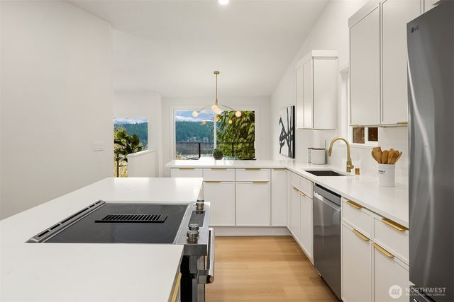 14214 Westwood Place NE, Seattle, WA 98125