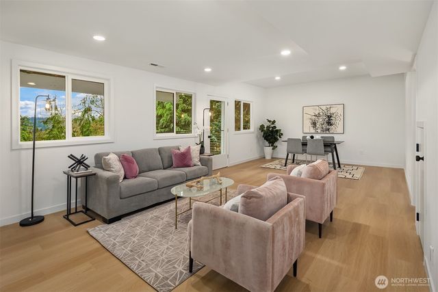 14214 Westwood Place NE, Seattle, WA 98125