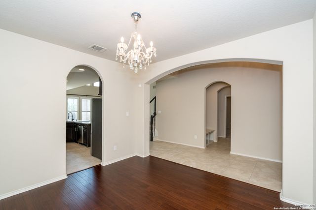 9142 yearling, San Antonio, TX 78254