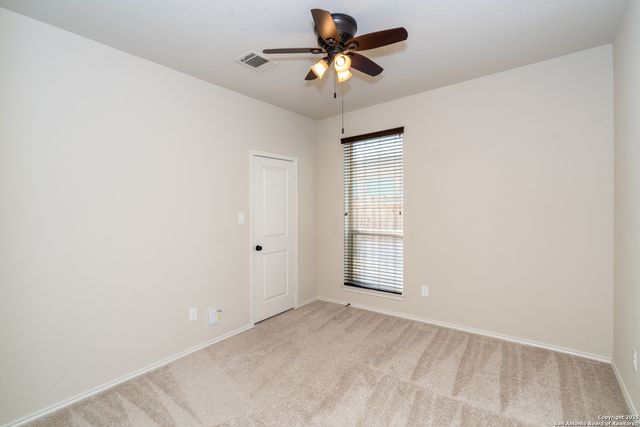 9142 yearling, San Antonio, TX 78254