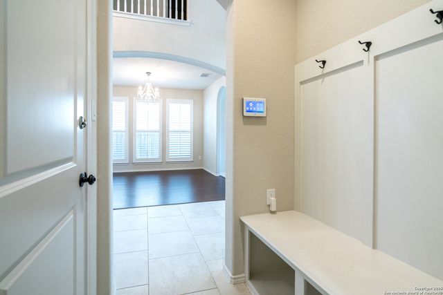 9142 yearling, San Antonio, TX 78254