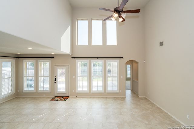 9142 yearling, San Antonio, TX 78254