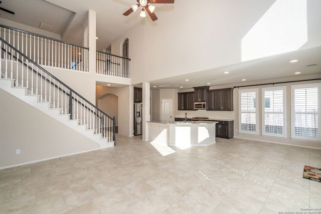 9142 yearling, San Antonio, TX 78254