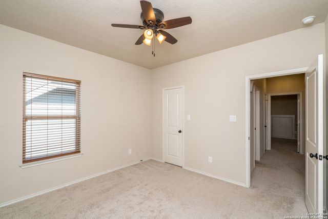 9142 yearling, San Antonio, TX 78254