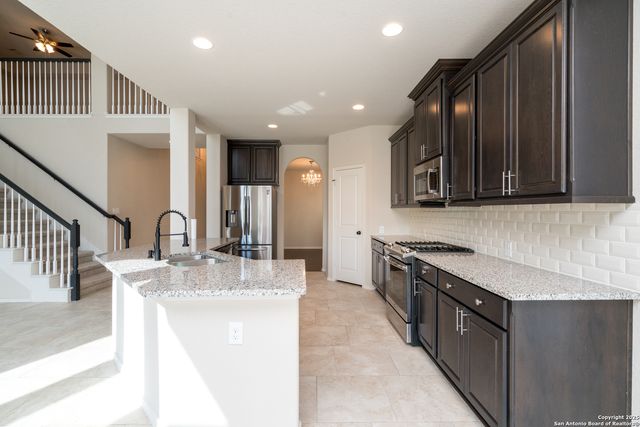 9142 yearling, San Antonio, TX 78254