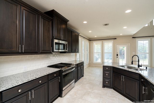 9142 yearling, San Antonio, TX 78254