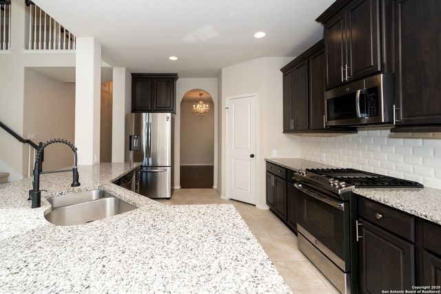 9142 yearling, San Antonio, TX 78254