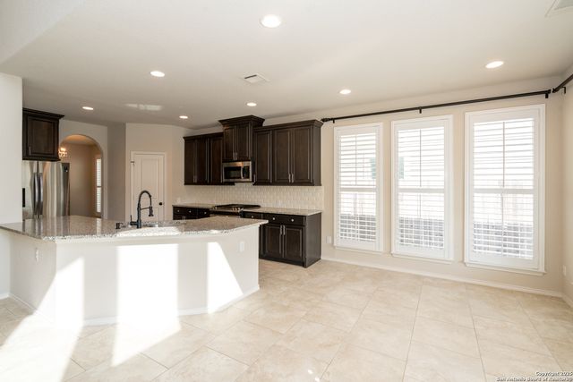 9142 yearling, San Antonio, TX 78254