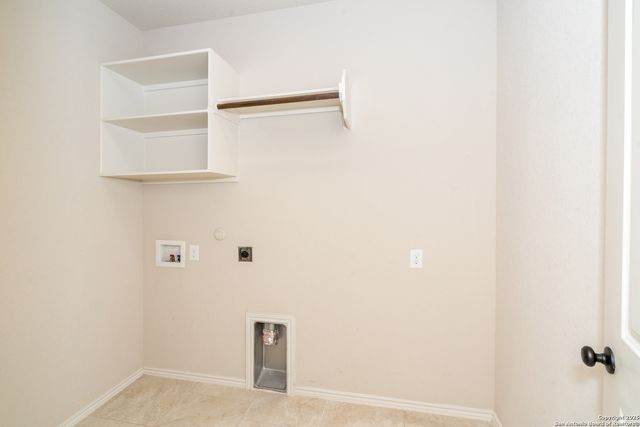 9142 yearling, San Antonio, TX 78254